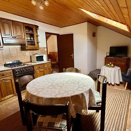 By The Sea Zavalatica, Korcula - 9137 *