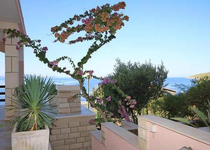 By The Sea Zavalatica, Korcula - 9137 *