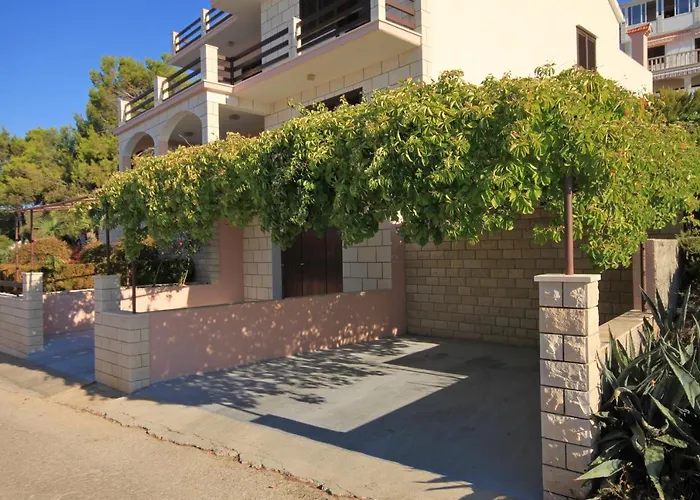 By The Sea Zavalatica, Korcula - 9137 *